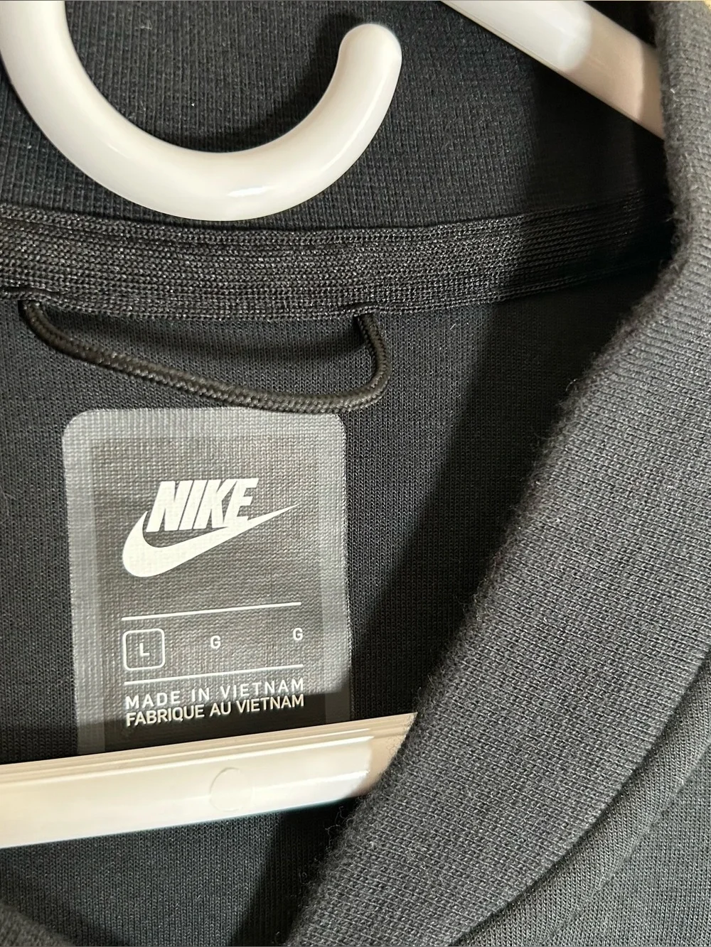 Nike Sportswear Tech Fleece Full Zip Bomber Jacket Black Men’s Large FB8008-010 - Picture 5 of 7